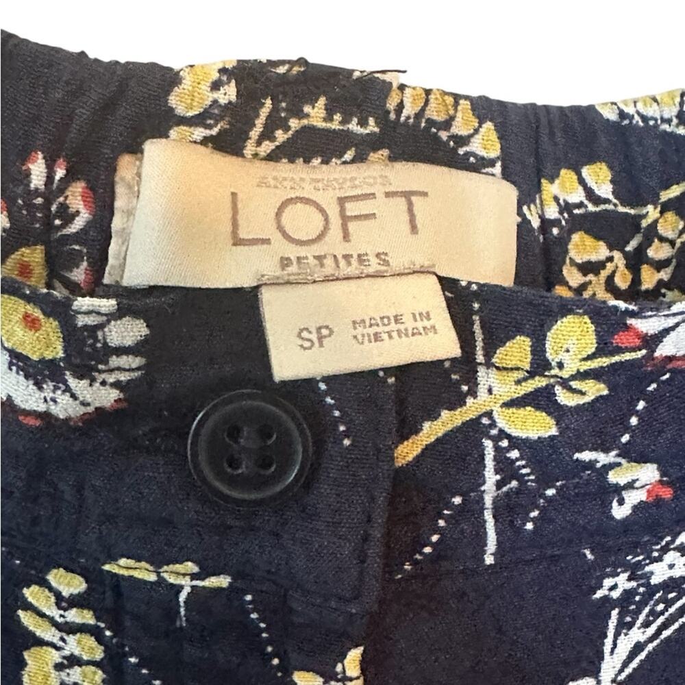 LOFT Petites Navy Floral skirt – Women’s Size SP - Picture 4 of 4